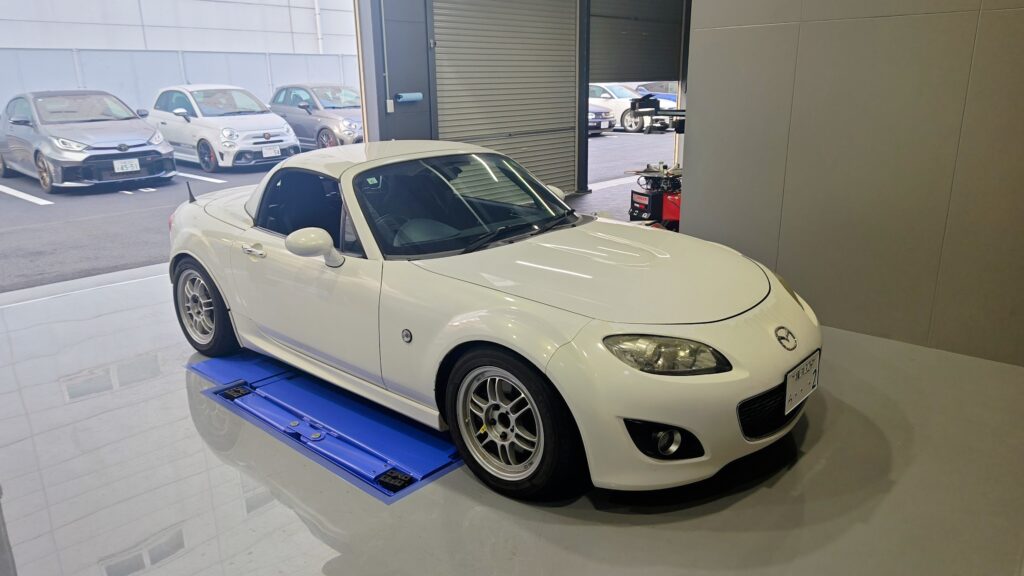 NCEC ロードスターにKW V3車高調取り付け
