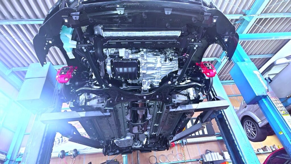 新車GRカローラのジーバート防錆｜下回りクリア＋タイヤハウス黒で塗り分け